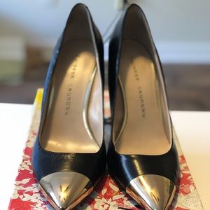 Chinese Laundry Black Leather Goldtone Tip Pump